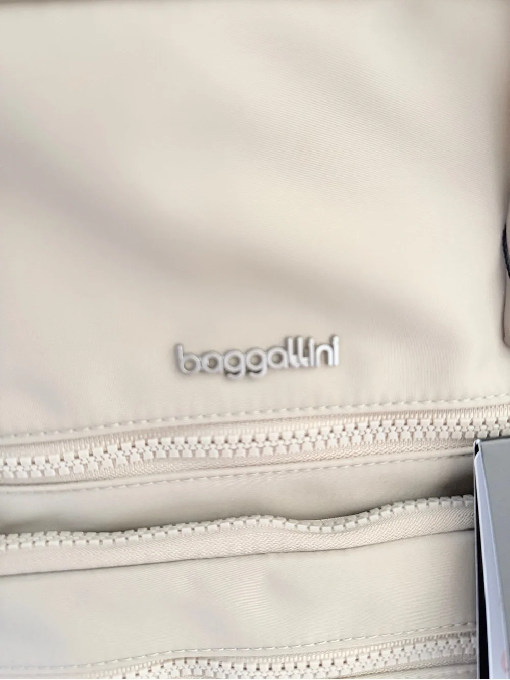 🤎 Baggallini Chelsea Laptop Backpack Taupe Twill Silver Hardware